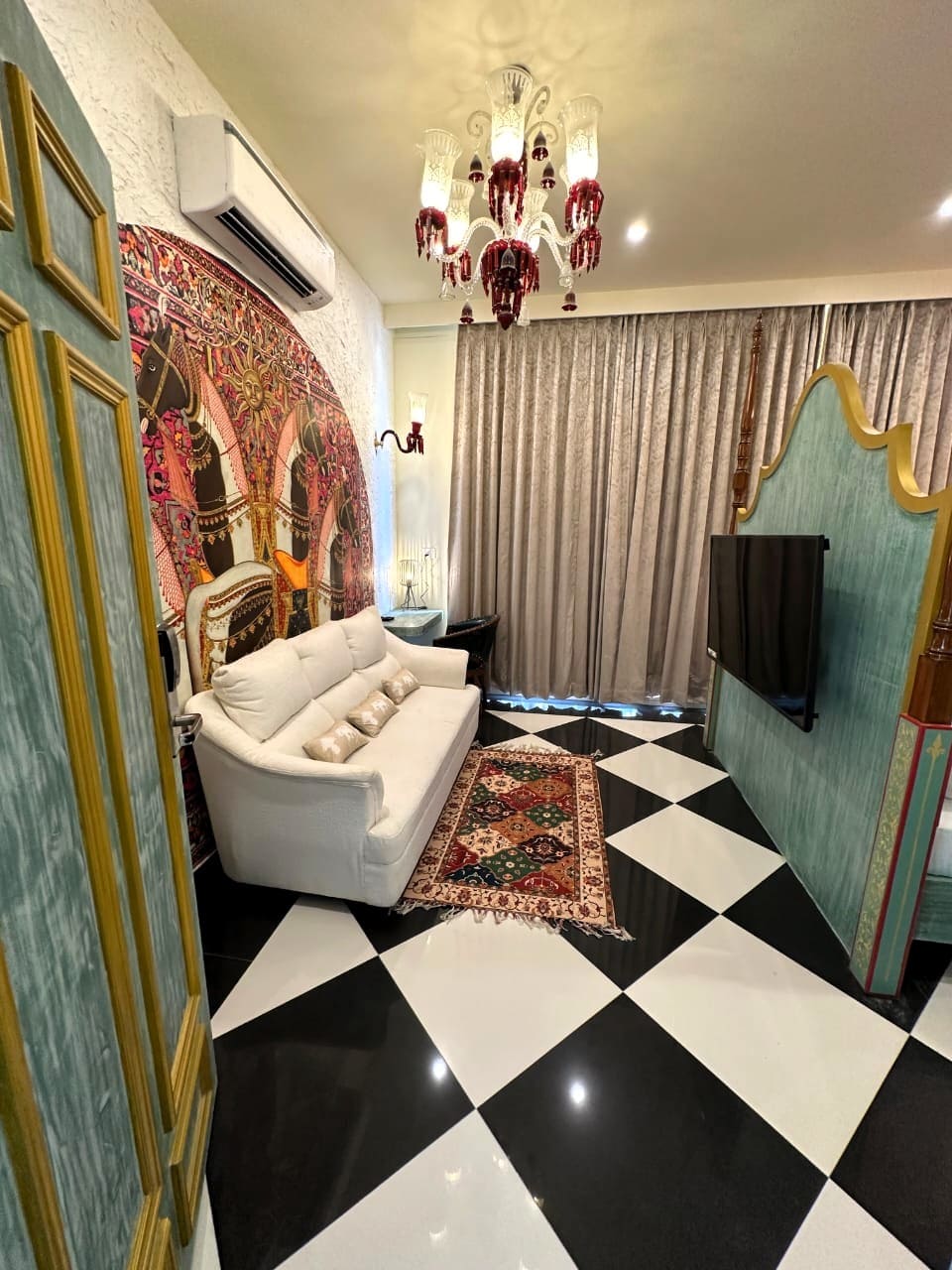 Artistic Suite Room